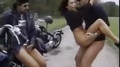 Raporu geçmek konulu uzun seks filmi için patronu ofise çekti