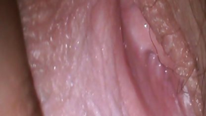 Genç Olya sıcak horoz tesisatının altına düştü sex konulu film izle