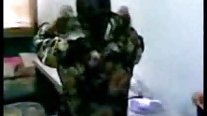 Kızıl saçlı sürtük kamera bezelye alay konulu erotik film türkçe