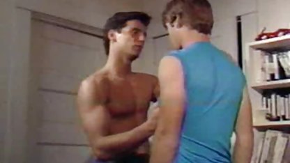 Genç sahte, metresin önünde konulu film sex şaşkın değildi