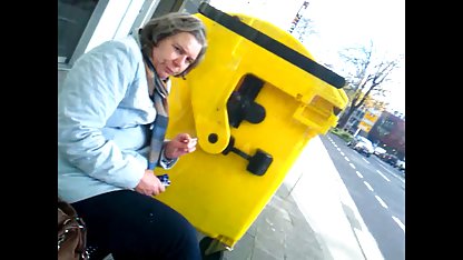 Olgun komşu genç bir yabancı konulu seks filmi adam sikikleri