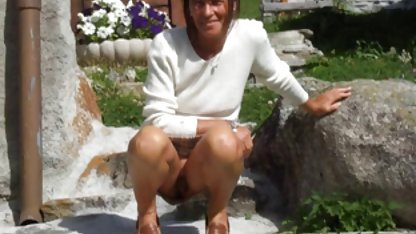 Çekici piliç Joseline Kelly, otelin çatısındaki bir yabancıyla isteyerek seks filmi izle konulu sohbet etti ve odaya gitti.