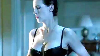 Gözlüklü kız mastürbasyon yapmaya karar konulu erotik sex filmi izle verdi