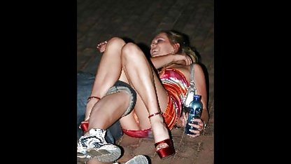 Çocuk çubuğunu genç konulu seks filmi izle bir kızın içine sürdü.