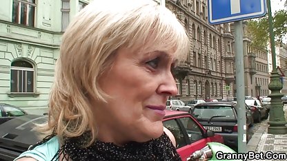 Bebek konulu film seks çalışan bir popchan bir dick ücret alır