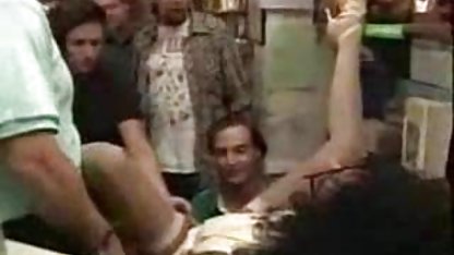 Karısı bölüm 1 mature konulu film atlamaya karar verdi