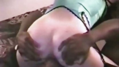 Sıcak atlet porn konulu film kendini becerir